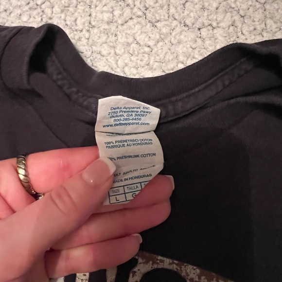 Walking Dead Survivor Black T-Shirt - Picture 3 of 4